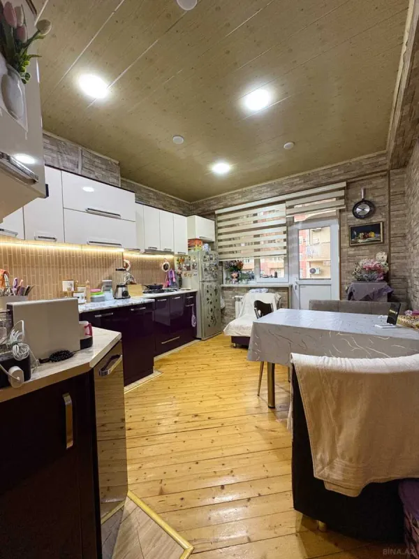 Satılır 3 otaqlı mənzil 112 m²