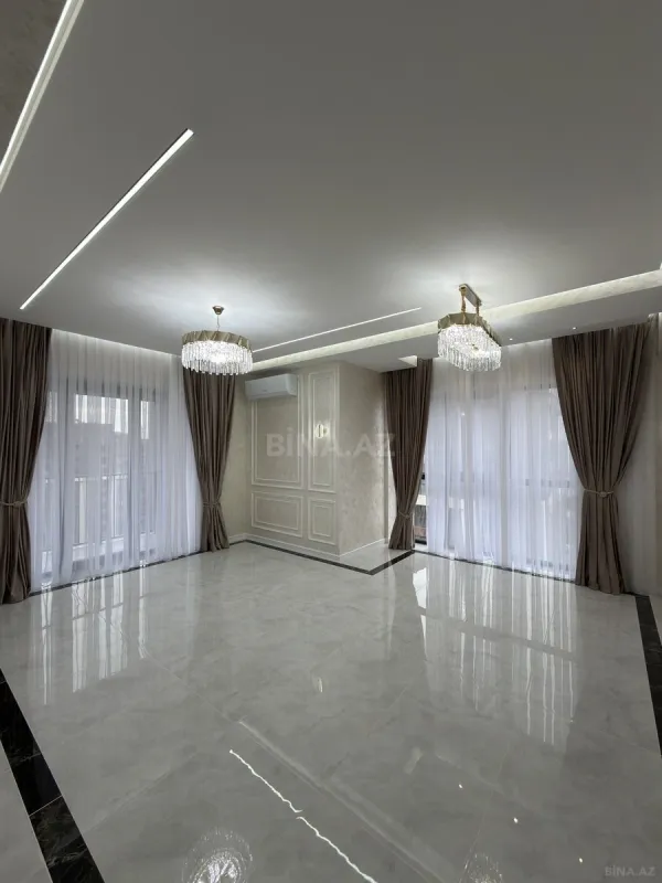 Satılır 3 otaqlı mənzil 125 m²