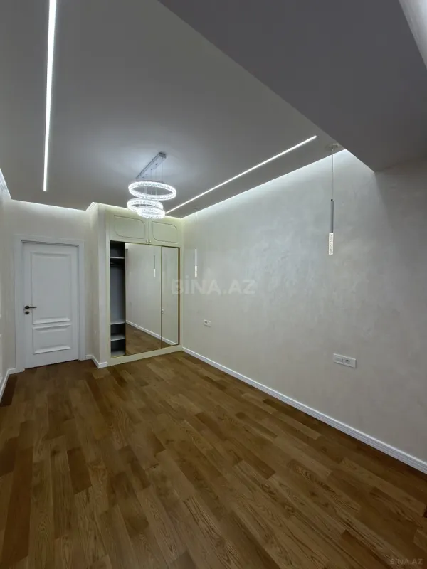 Satılır 3 otaqlı mənzil 125 m²