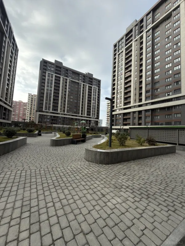 Satılır 3 otaqlı mənzil 125 m²