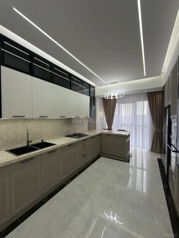 Satılır 3 otaqlı mənzil 125 m²