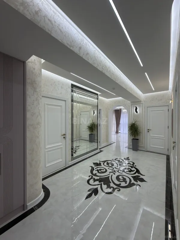 Satılır 3 otaqlı mənzil 125 m²