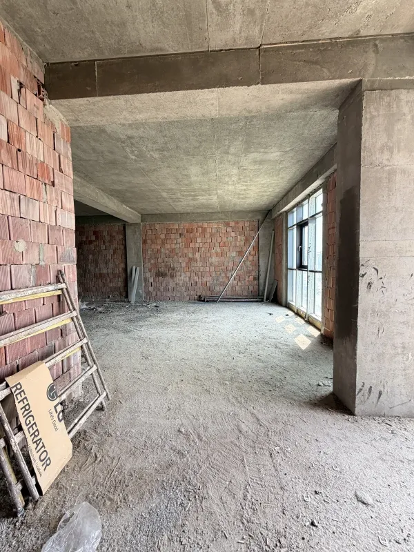 Satılır 2 otaqlı mənzil 86 m²