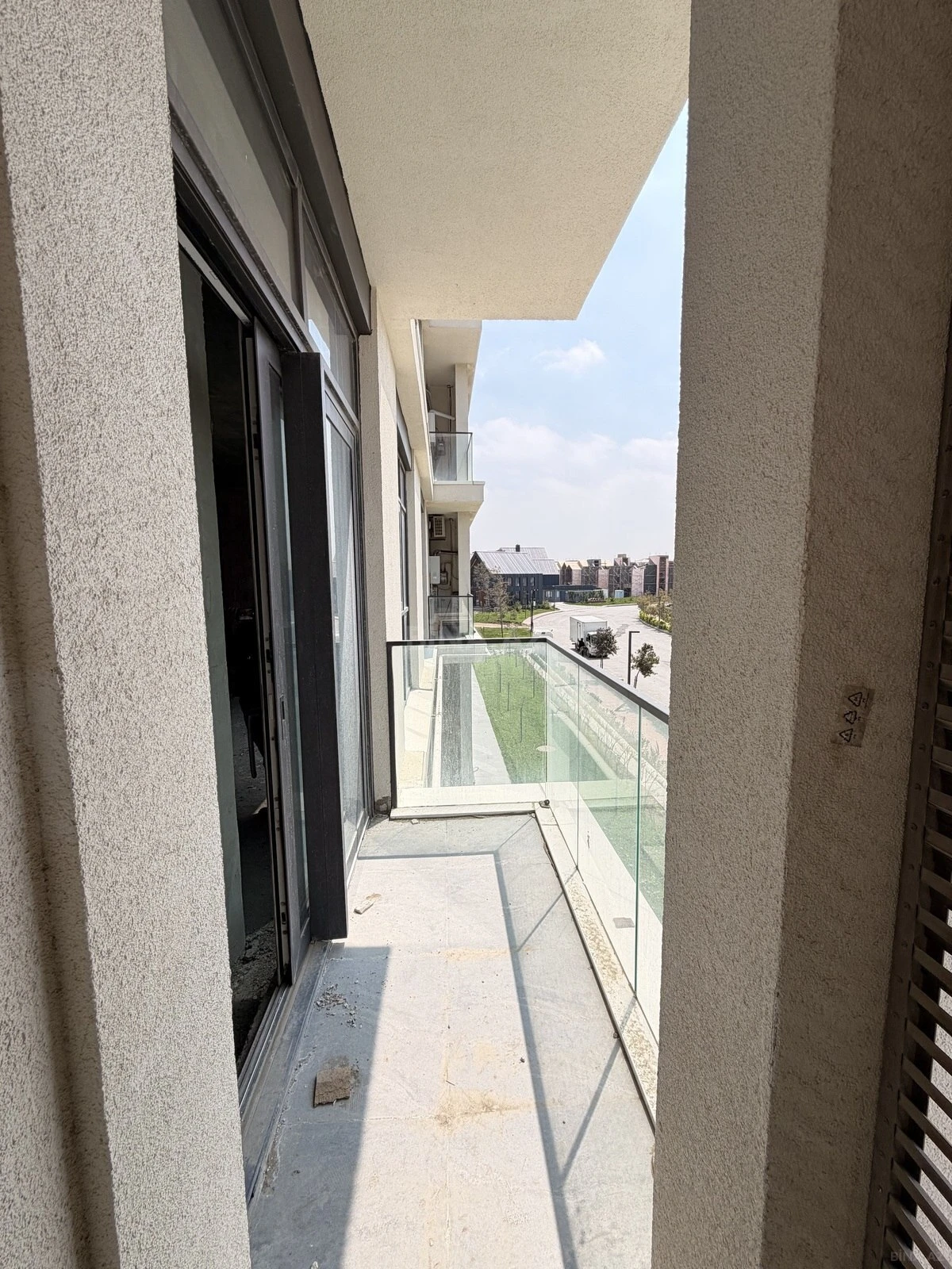 Satılır 2 otaqlı mənzil 86 m²