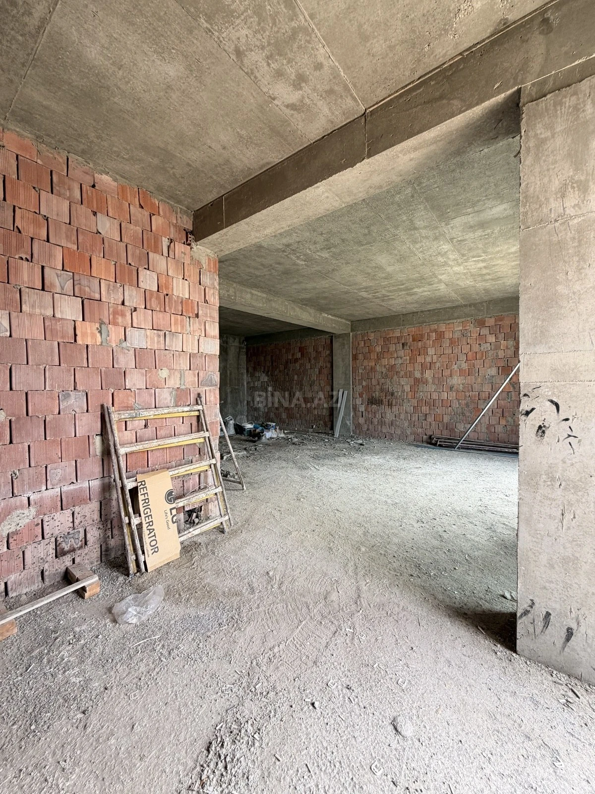 Satılır 2 otaqlı mənzil 86 m²