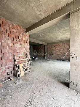 Satılır 2 otaqlı mənzil 86 m²