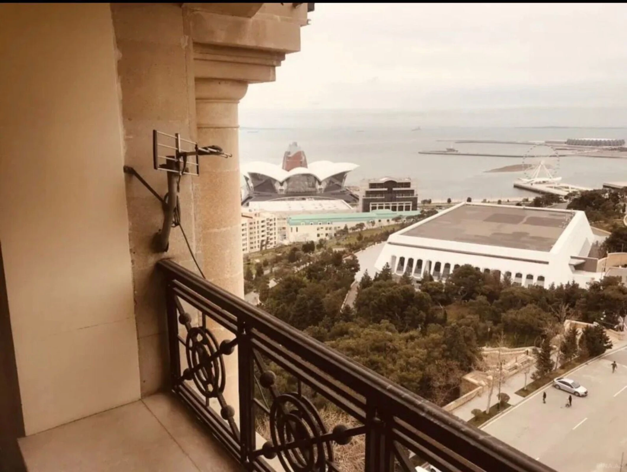 Kirayə verilir 2 otaqlı mənzil 80 m²