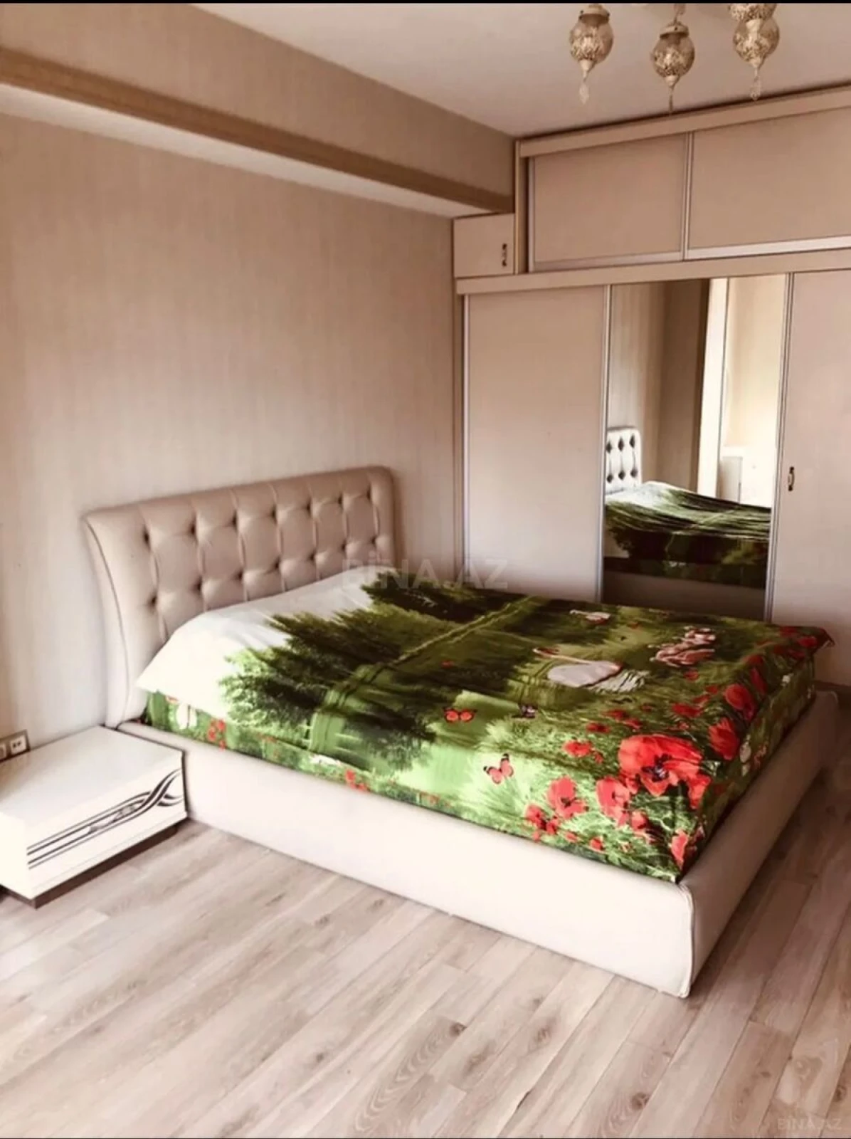 Kirayə verilir 2 otaqlı mənzil 80 m²