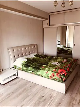 Kirayə verilir 2 otaqlı mənzil 80 m²