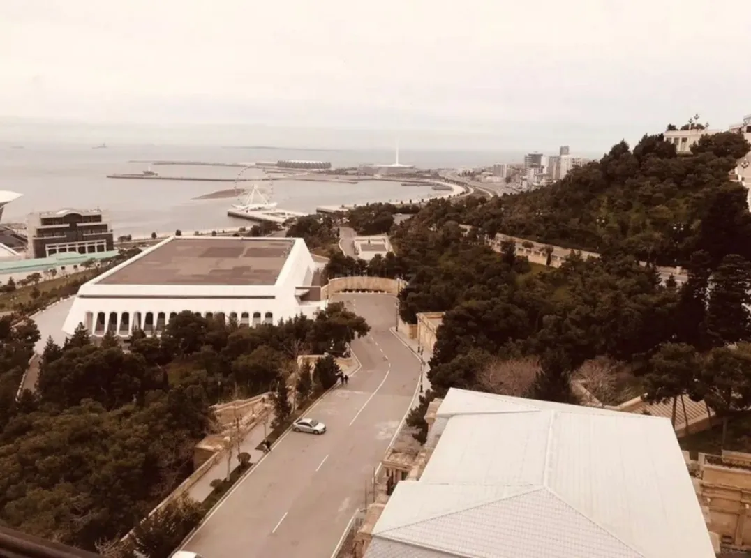 Kirayə verilir 2 otaqlı mənzil 80 m²