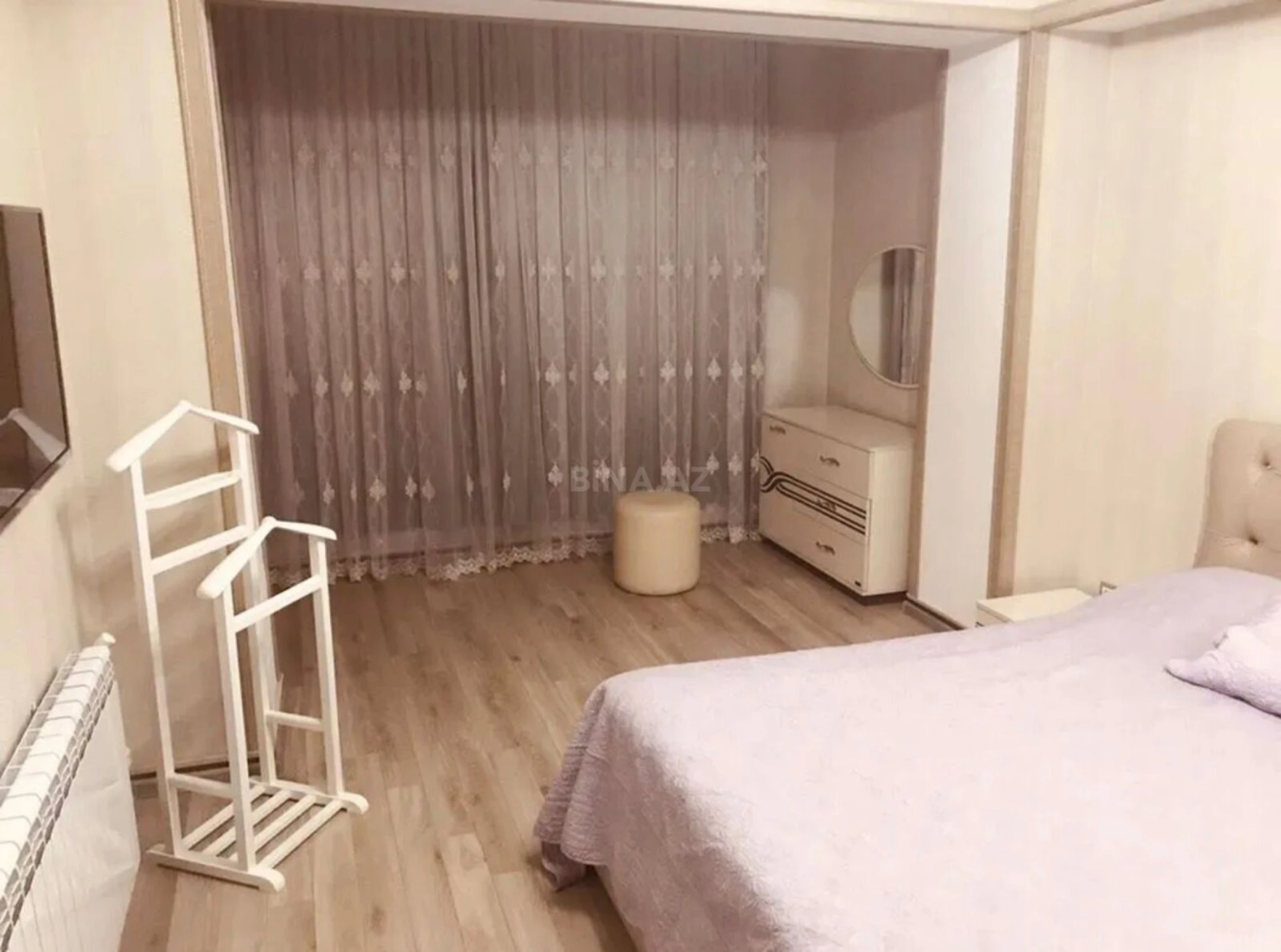 Kirayə verilir 2 otaqlı mənzil 80 m²