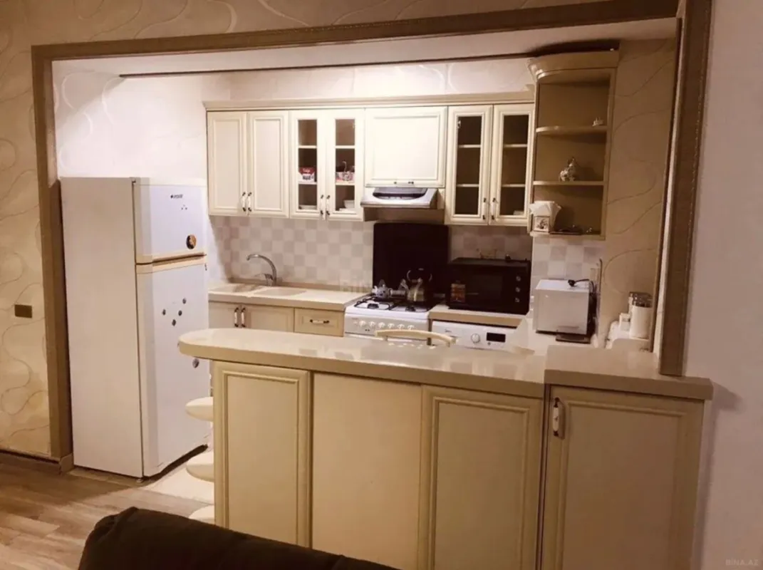 Kirayə verilir 2 otaqlı mənzil 80 m²