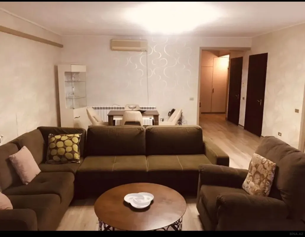 Kirayə verilir 2 otaqlı mənzil 80 m²