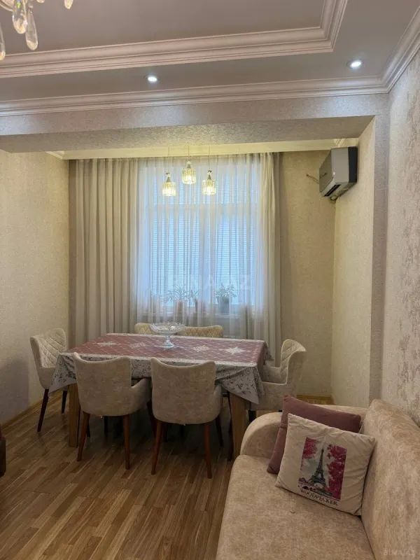 Satılır 2 otaqlı mənzil 70 m²