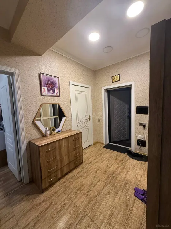 Satılır 2 otaqlı mənzil 70 m²