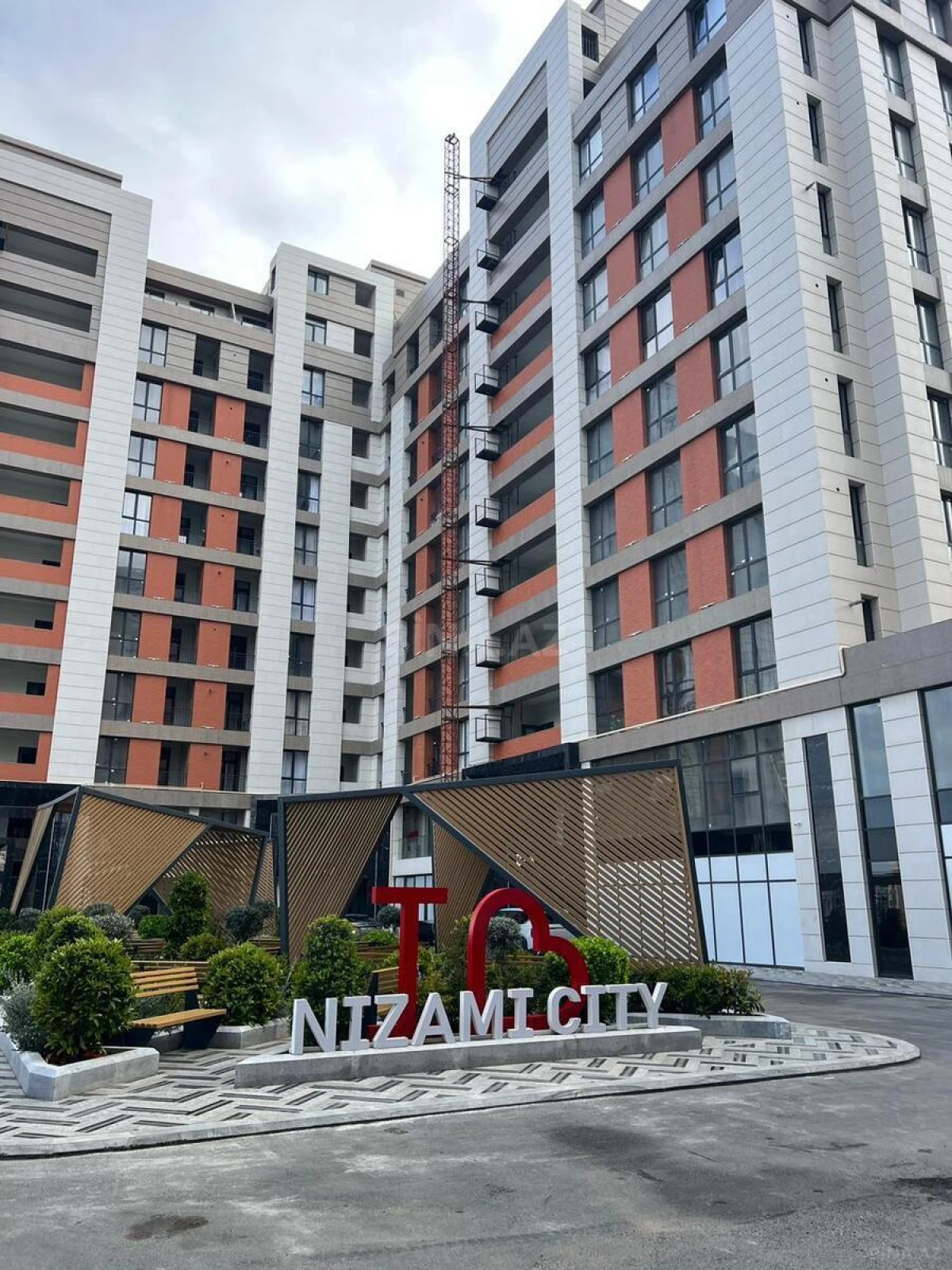 Kirayə verilir 2 otaqlı mənzil 70 m²