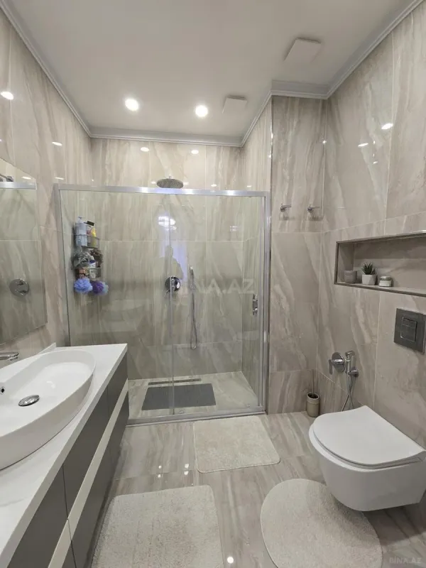 Satılır 4 otaqlı mənzil 180 m²