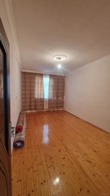 Satılır 7 otaqlı həyət evi 206 m²