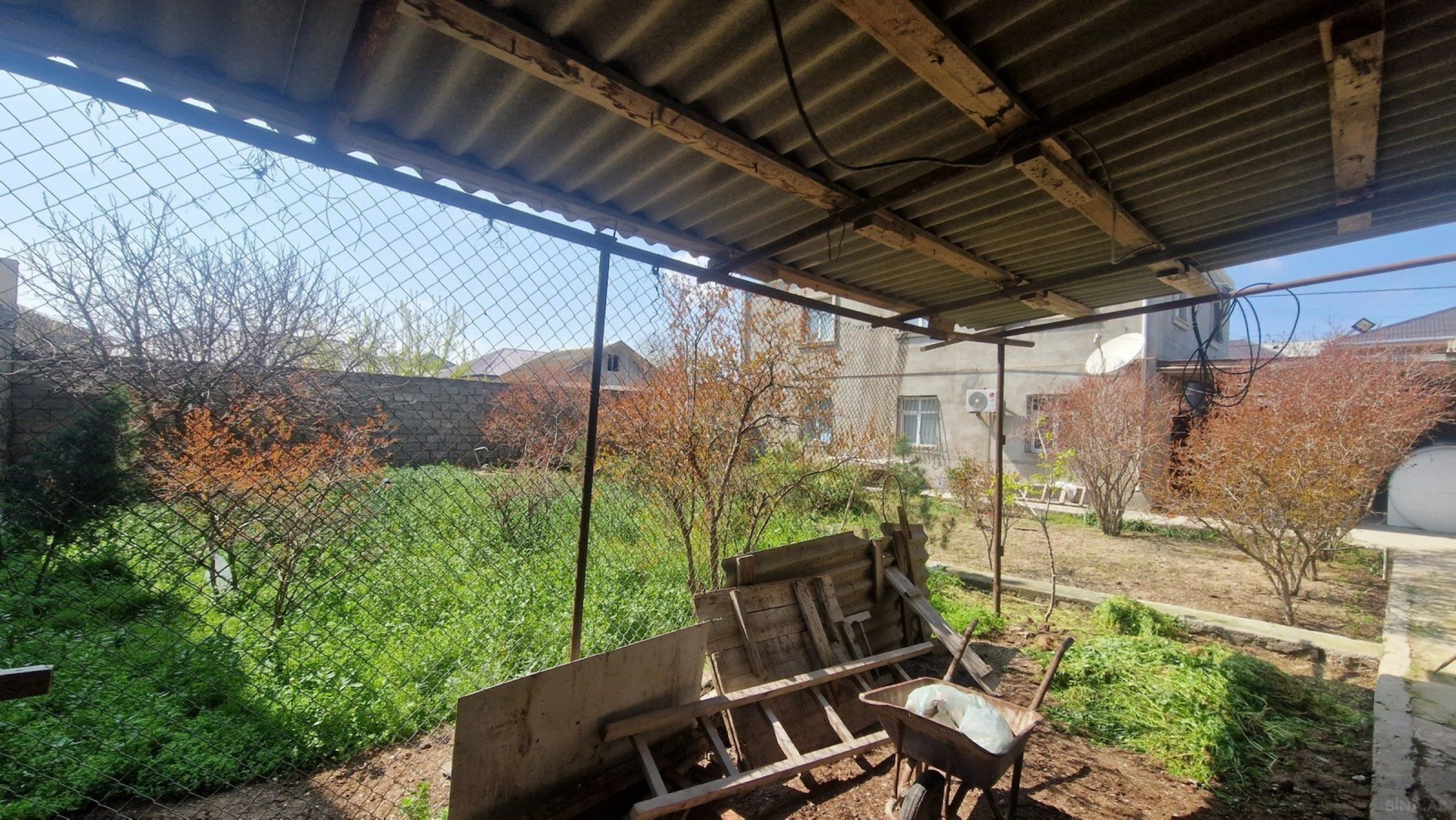 Satılır 7 otaqlı həyət evi 206 m²