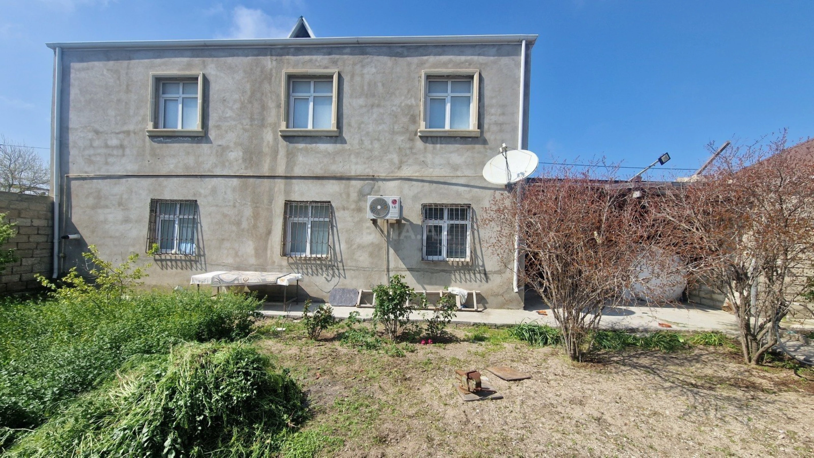 Satılır 7 otaqlı həyət evi 206 m²