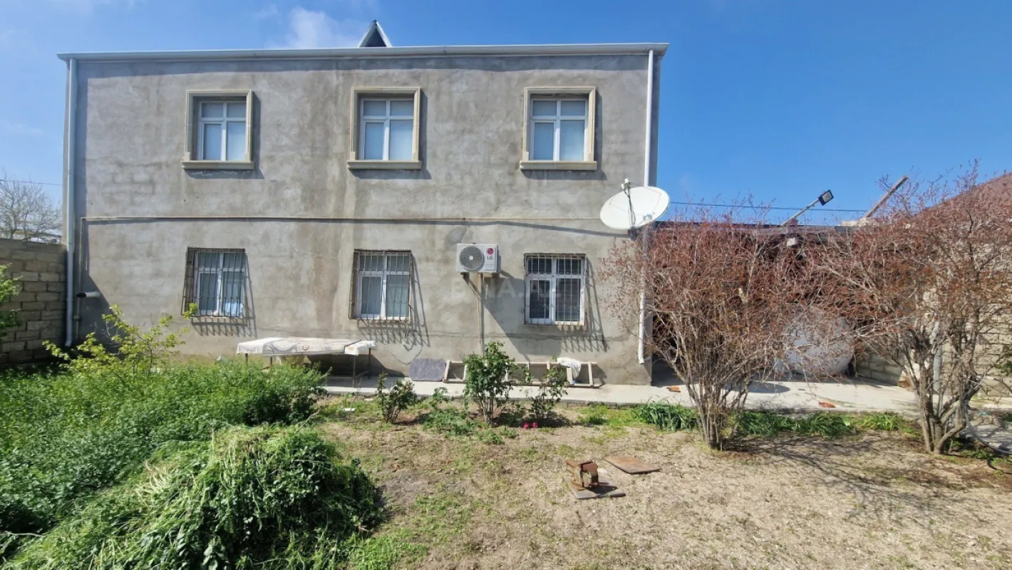 Satılır 7 otaqlı həyət evi 206 m²