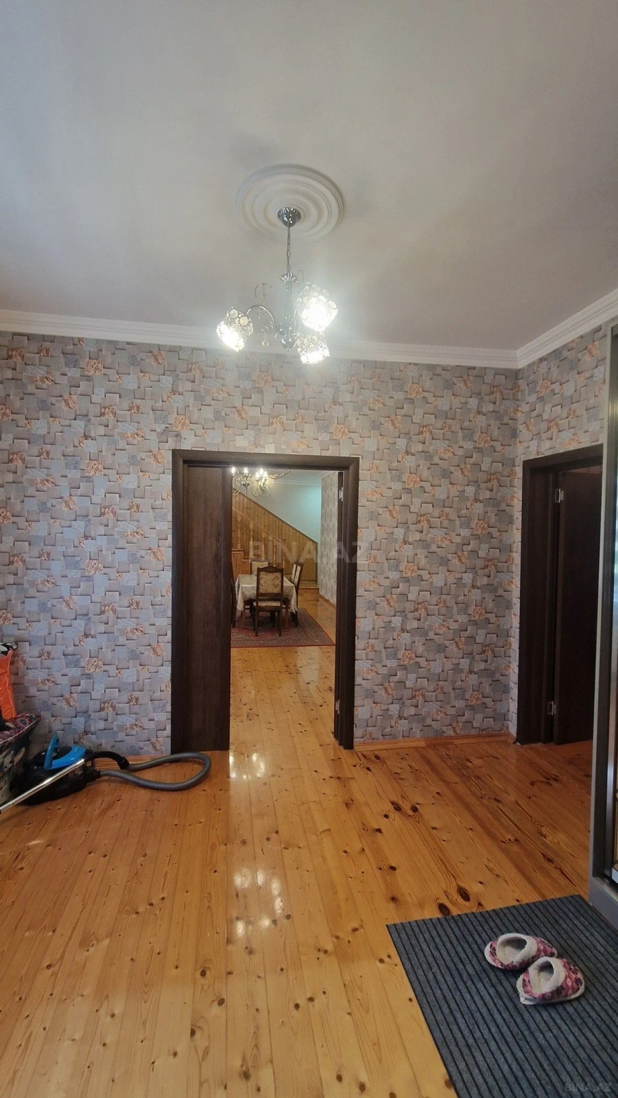 Satılır 7 otaqlı həyət evi 206 m²