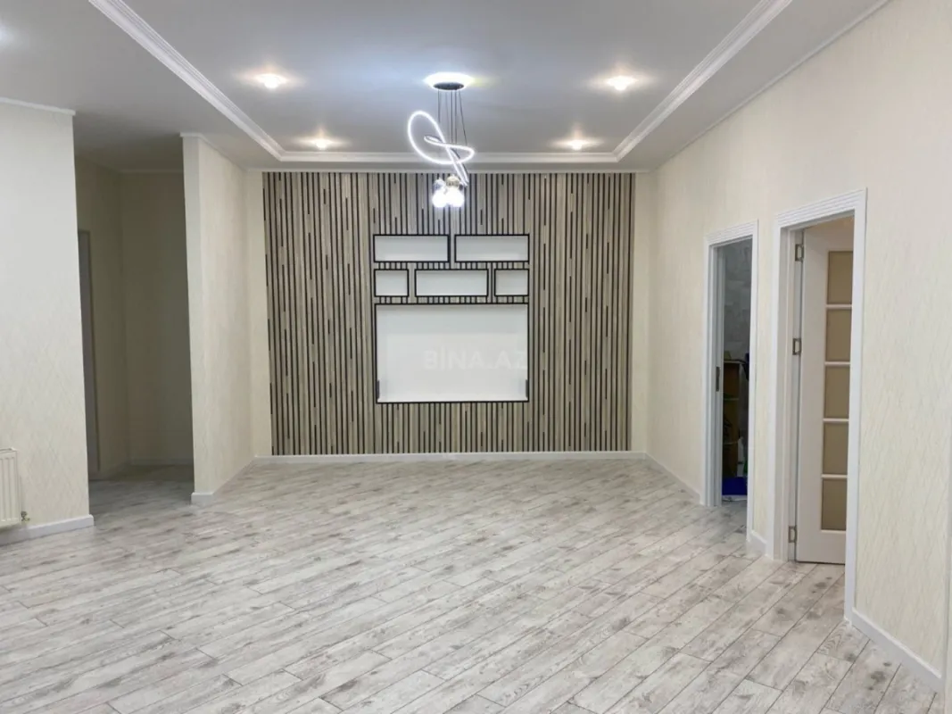 Satılır 2 otaqlı mənzil 82 m²