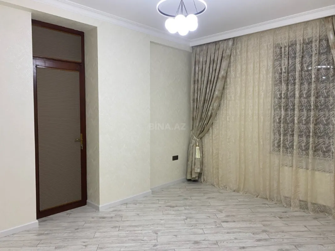 Satılır 2 otaqlı mənzil 82 m²