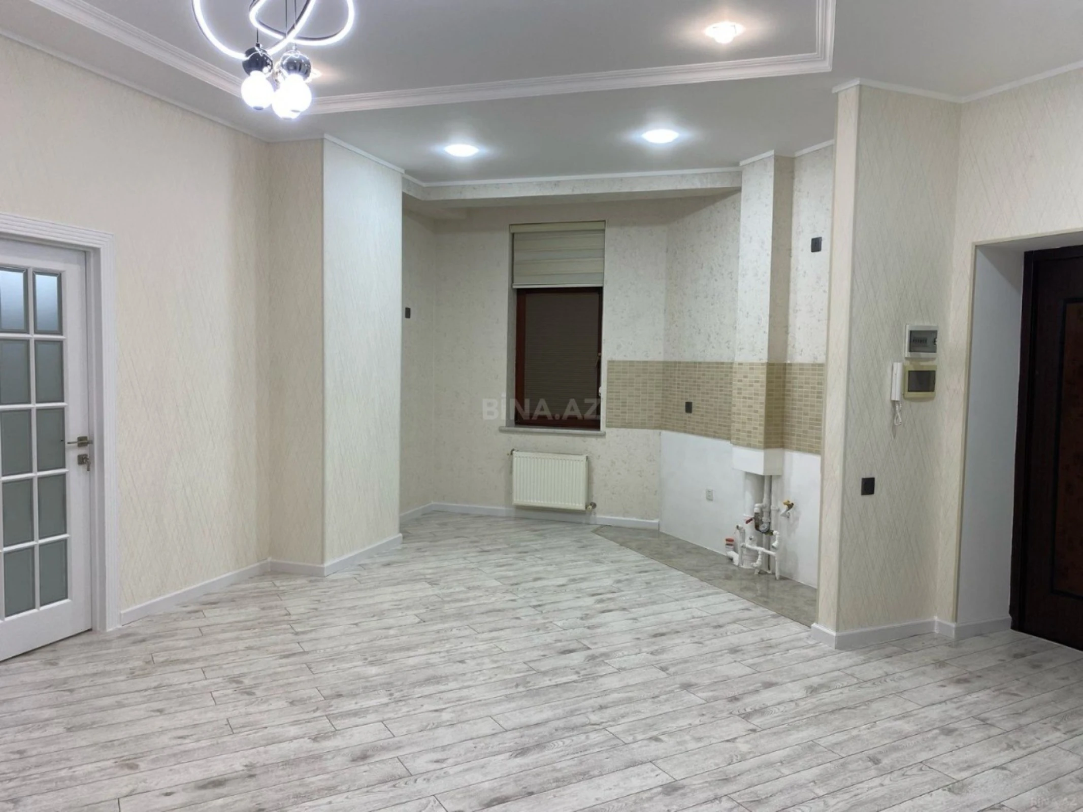 Satılır 2 otaqlı mənzil 82 m²