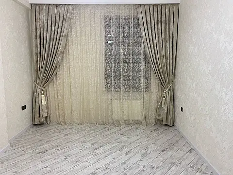 Satılır 2 otaqlı mənzil 82 m²