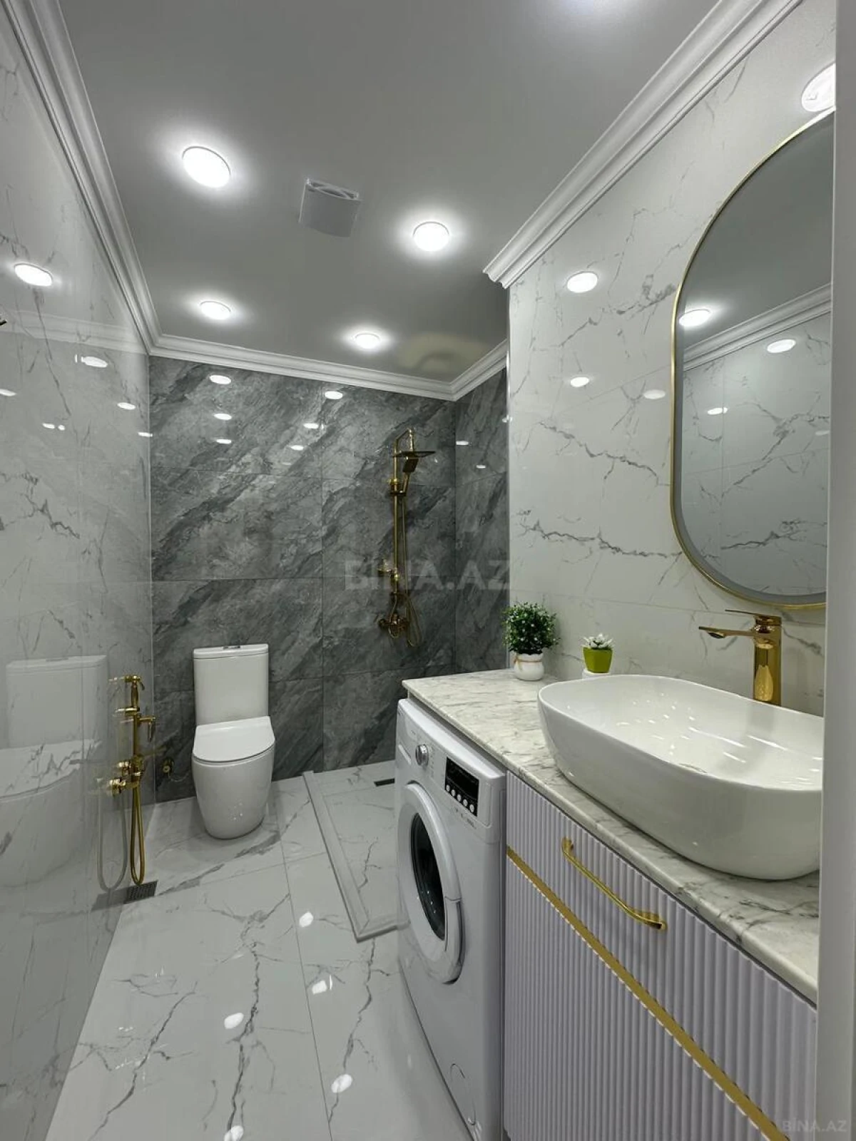 Satılır 4 otaqlı mənzil 110 m²