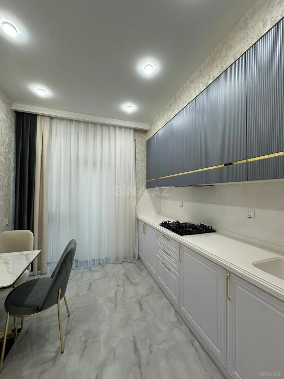 Satılır 4 otaqlı mənzil 110 m²
