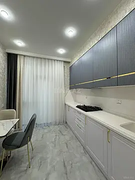 Satılır 4 otaqlı mənzil 110 m²