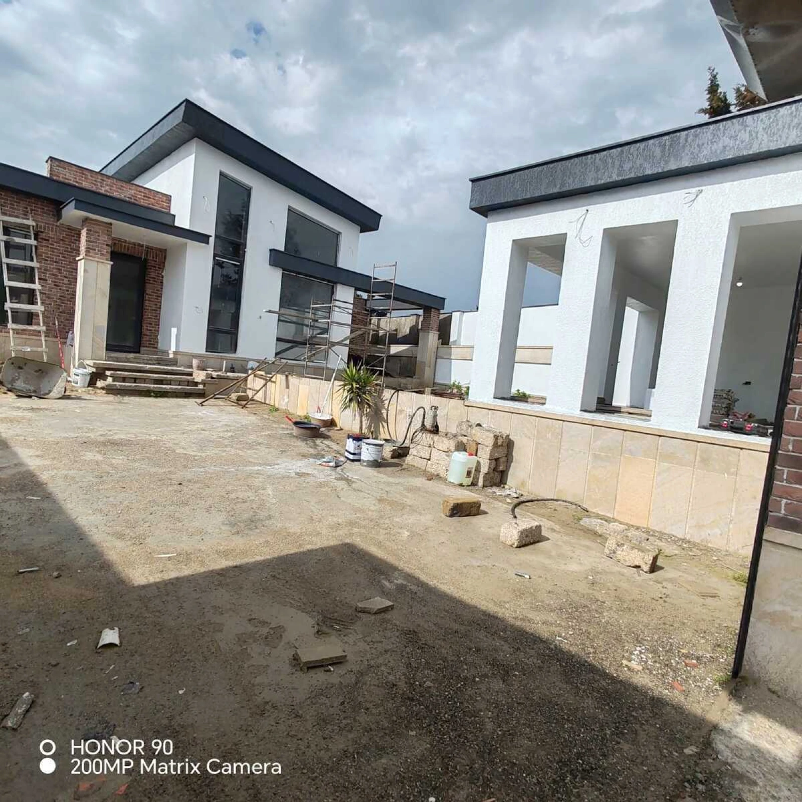 Satılır 4 otaqlı həyət evi 184 m²