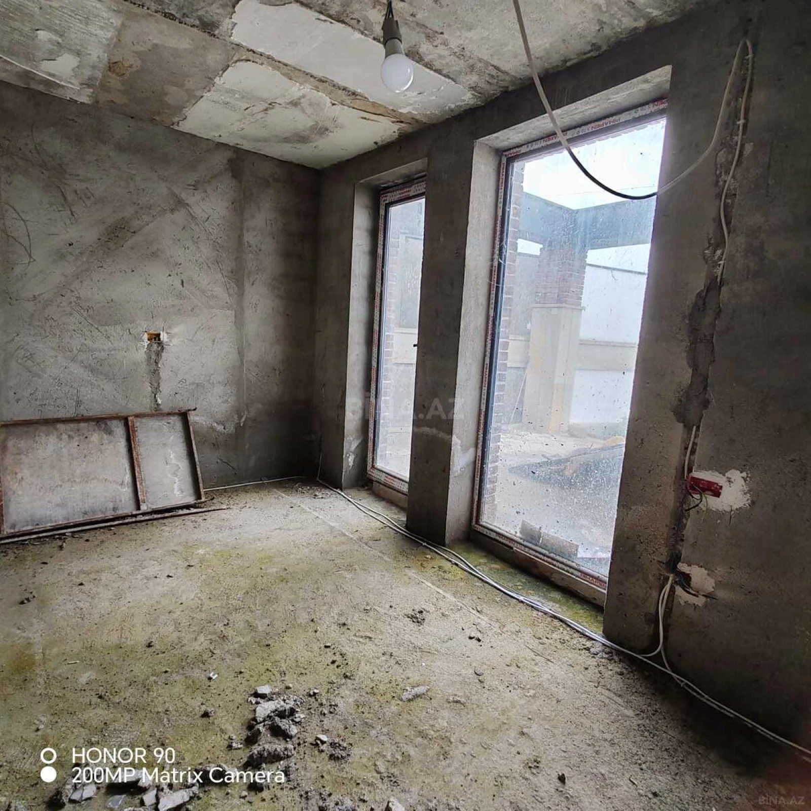 Satılır 4 otaqlı həyət evi 184 m²