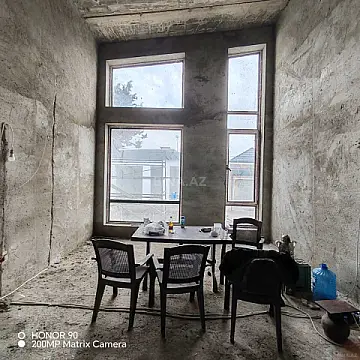 Satılır 4 otaqlı həyət evi 184 m²