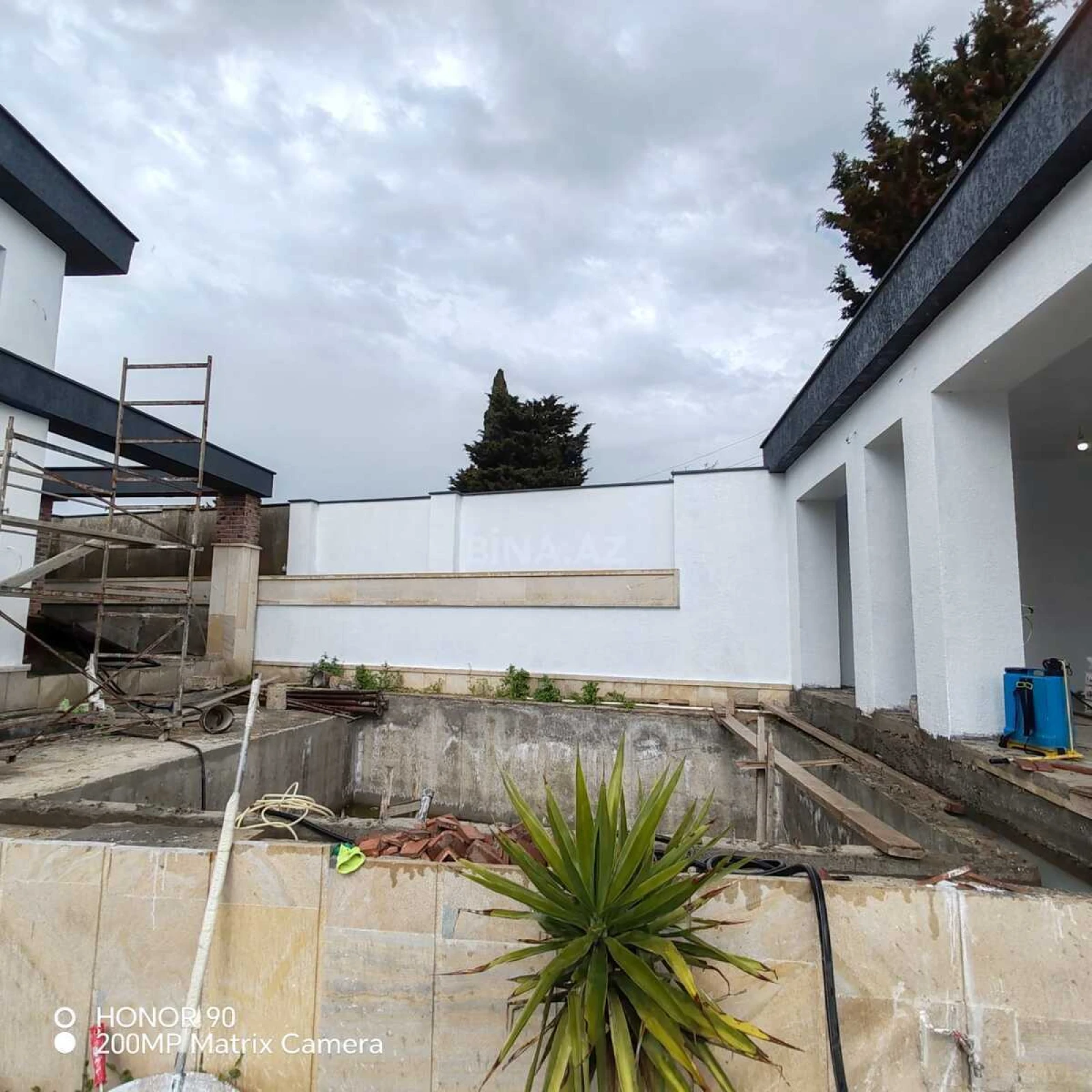 Satılır 4 otaqlı həyət evi 184 m²