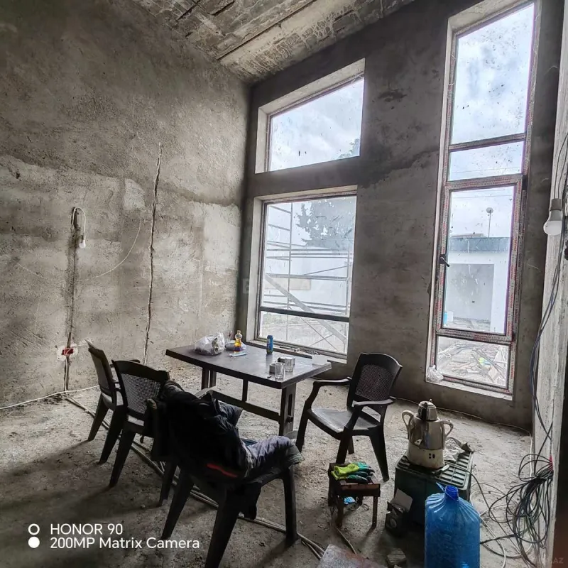 Satılır 4 otaqlı həyət evi 184 m²