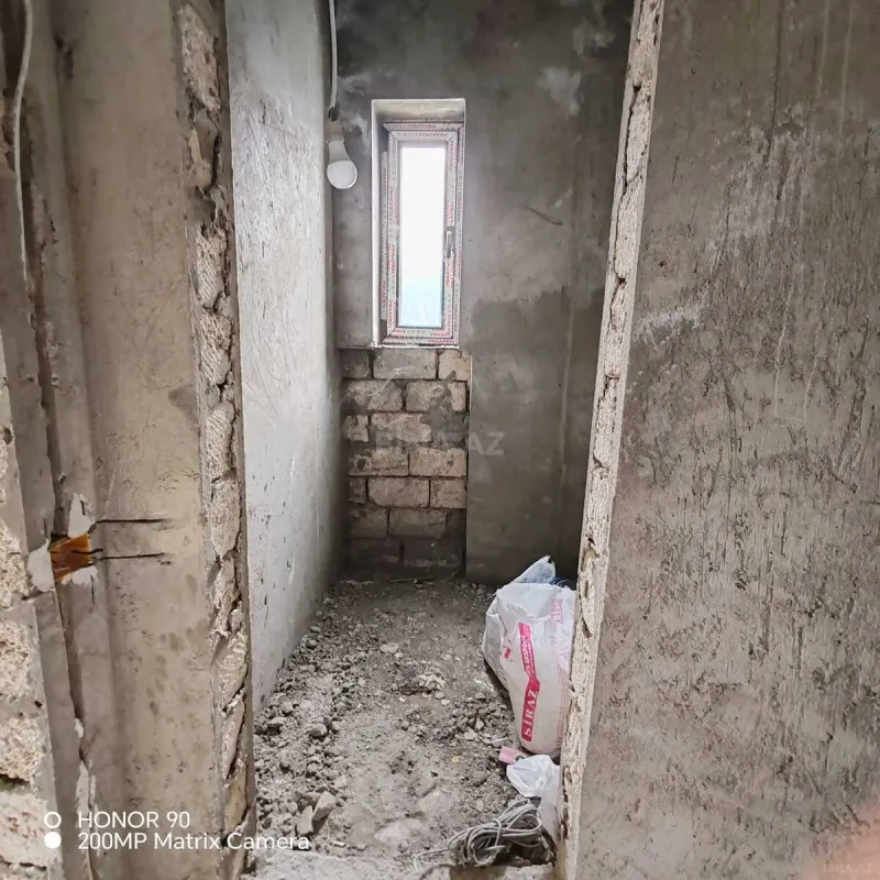 Satılır 4 otaqlı həyət evi 184 m²