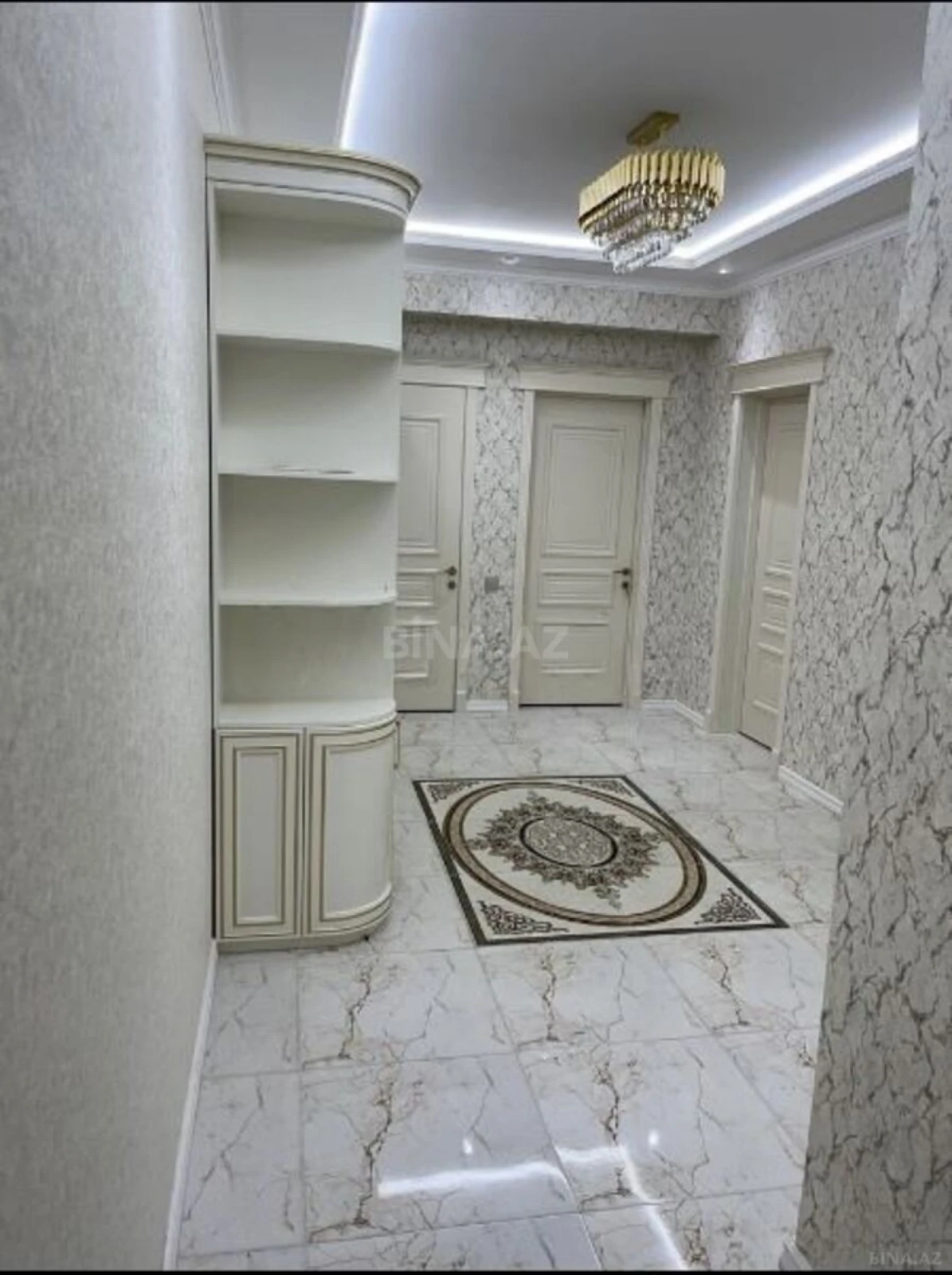 Kirayə verilir 2 otaqlı mənzil 120 m²