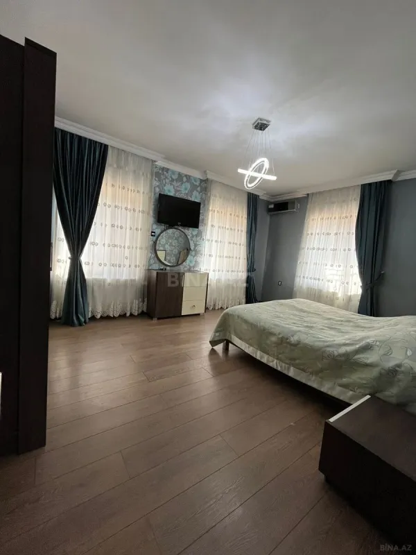 Satılır 6 otaqlı həyət evi 250 m²