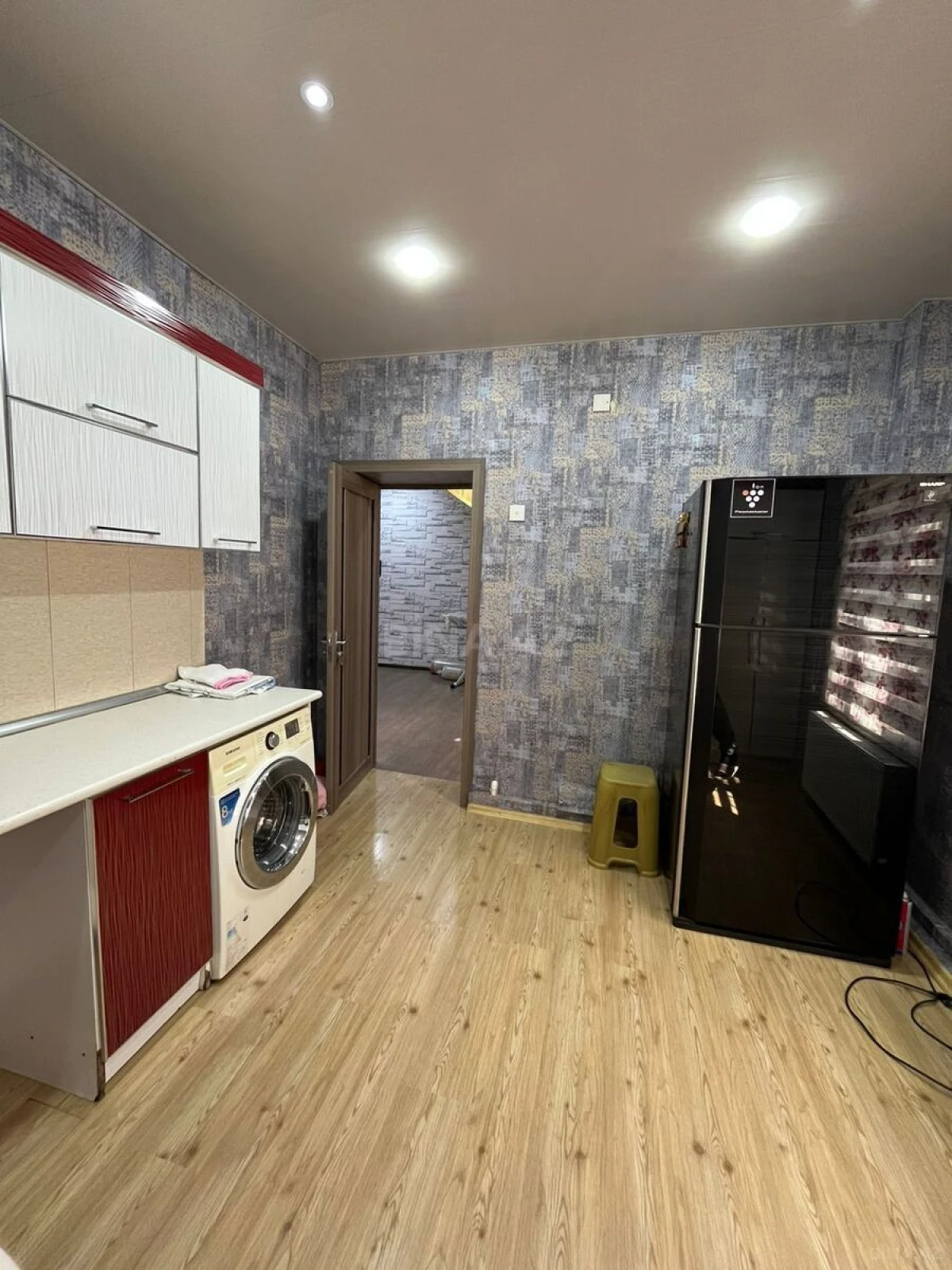 Satılır 6 otaqlı həyət evi 250 m²