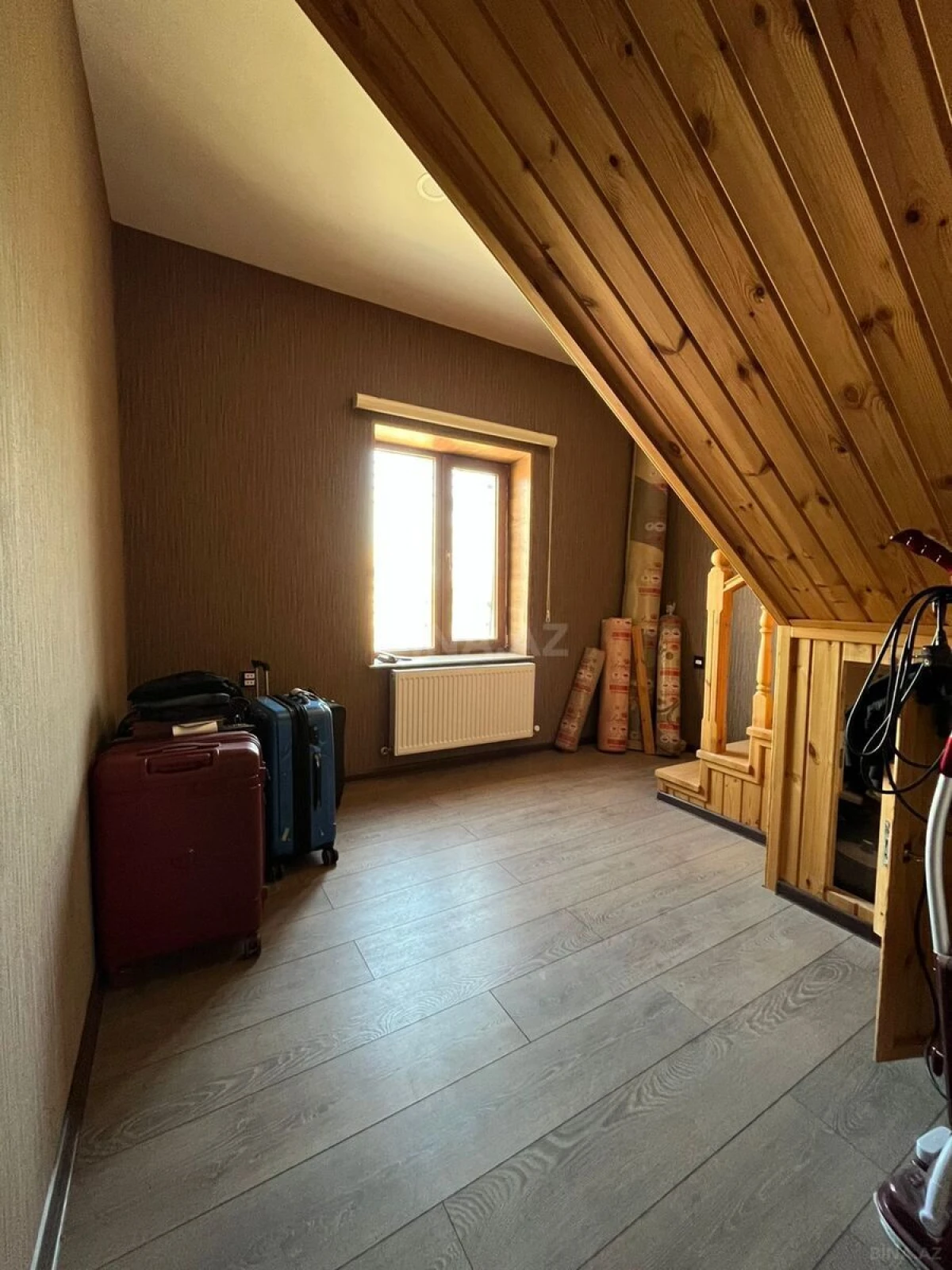 Satılır 6 otaqlı həyət evi 250 m²