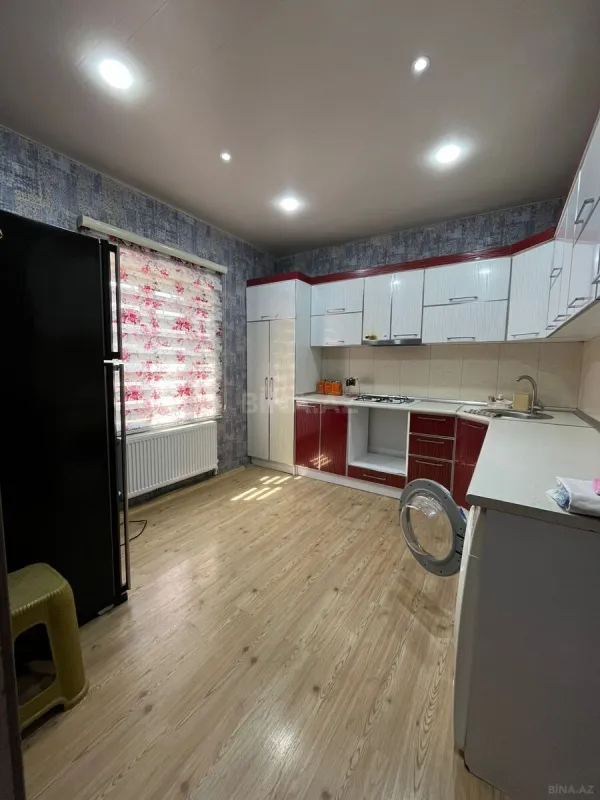 Satılır 6 otaqlı həyət evi 250 m²