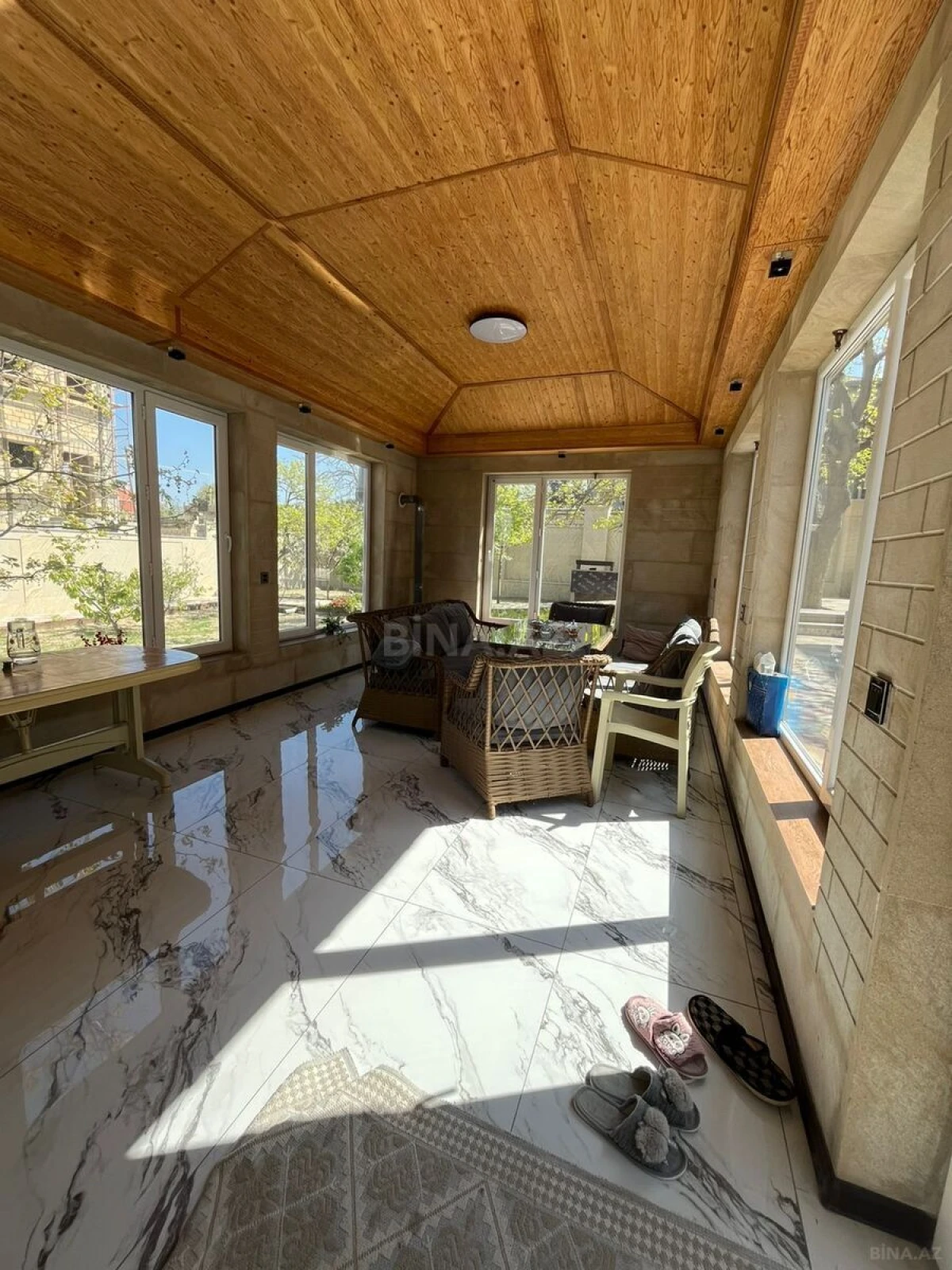 Satılır 6 otaqlı həyət evi 250 m²