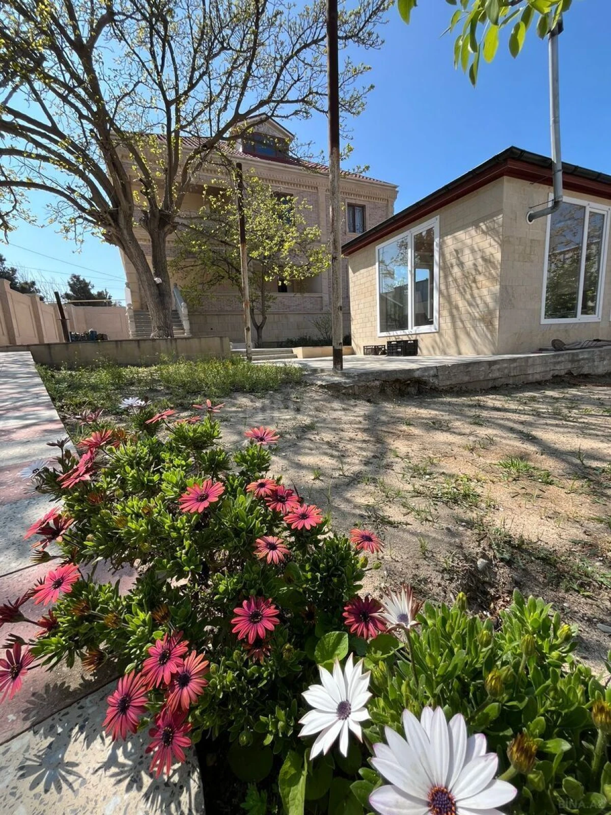 Satılır 6 otaqlı həyət evi 250 m²