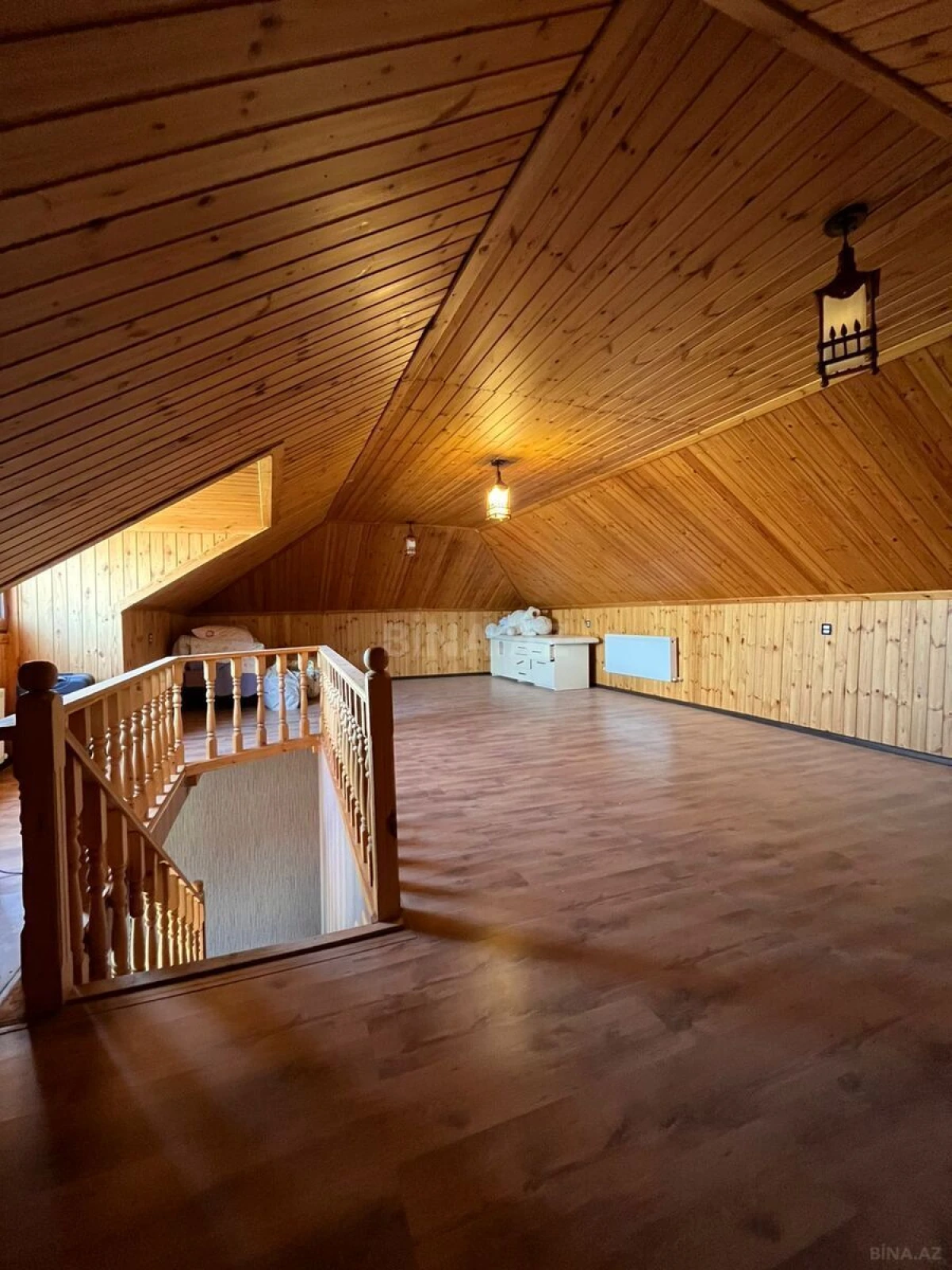 Satılır 6 otaqlı həyət evi 250 m²