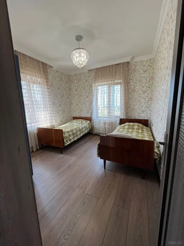 Satılır 6 otaqlı həyət evi 250 m²