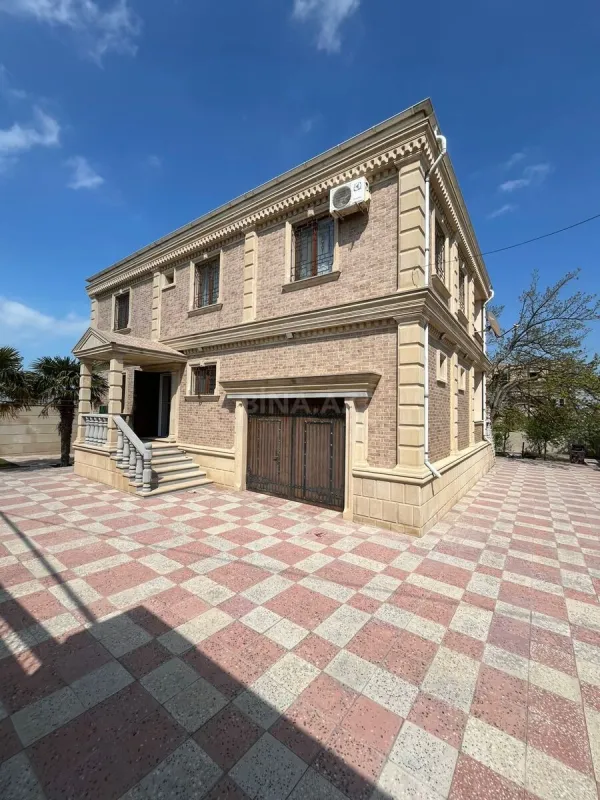 Satılır 6 otaqlı həyət evi 250 m²