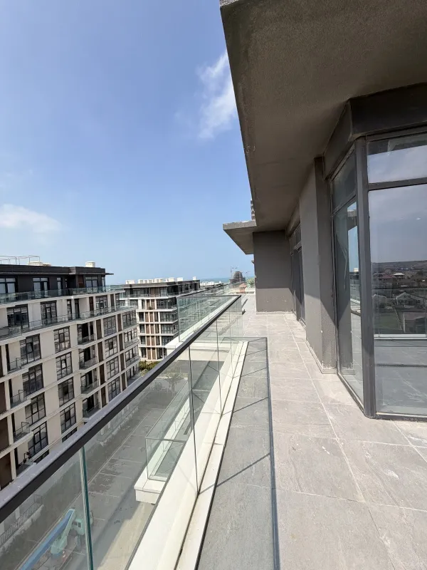 Satılır 3 otaqlı mənzil 121.9 m²